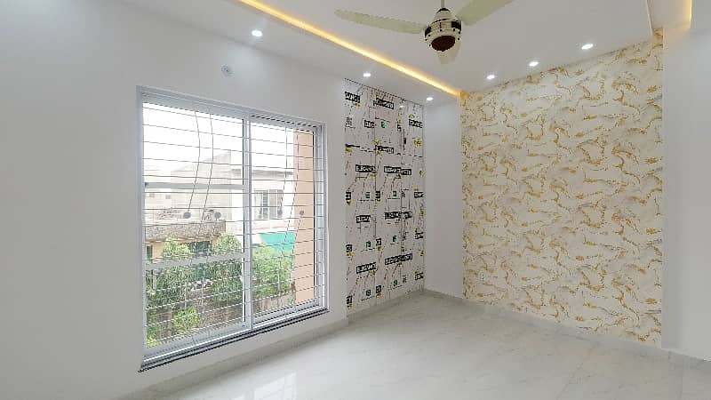 Spacious Prime Location House Is Available For sale In Ideal Location Of Punjab Coop Housing Society 21