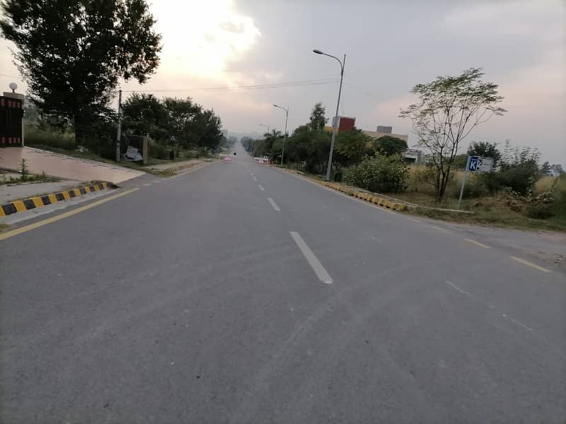 Double Road 1 Kanal Residential Plot For Sale. In Engineers Co-Operative Housing Society. ECHS D-18 Islamabad. 7