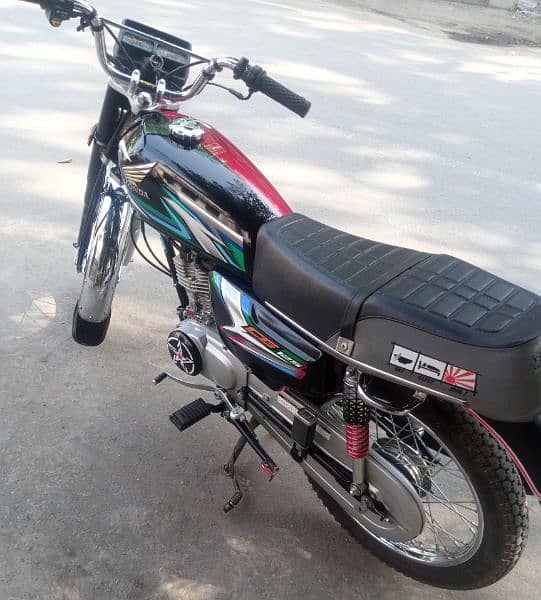 Honda125 2023 modified bike complete docs first owner 1