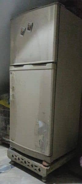 Dawlance fridge in good condition 2