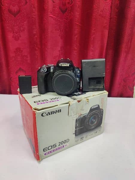Canon 200d Body With Original Charger Original Battery and Box . 3