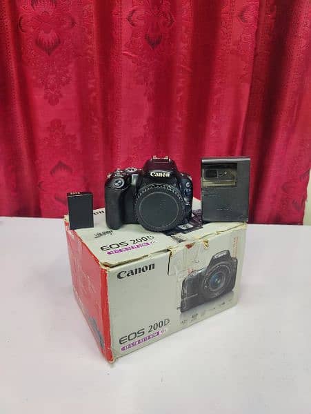 Canon 200d Body With Original Charger Original Battery and Box . 4