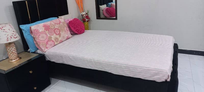 Modern Poshish Single Bed With Mattress 0
