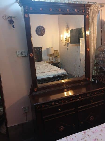 Bed with mattress and side tables and dressing table 2