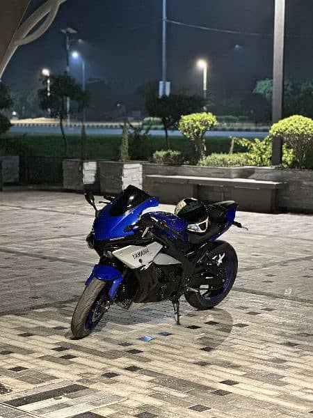 Yamaha R1 Replica 400cc  with Golden Number. 9
