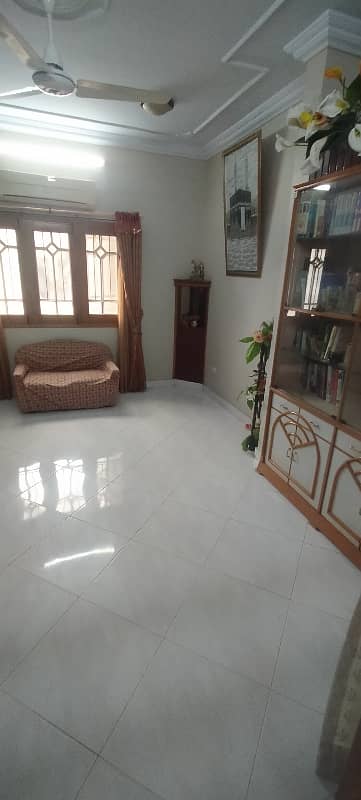 FIRST FLOOR 3 BED DD AVAILABLE FOR SALE IN ADAMJEE NAGAR B BLOCK. . OPPOSITE PARK. . . T LOCATION . . WITH GARAGE AND ROOF 0