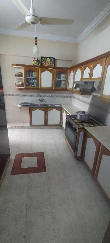 FIRST FLOOR 3 BED DD AVAILABLE FOR SALE IN ADAMJEE NAGAR B BLOCK. . OPPOSITE PARK. . . T LOCATION . . WITH GARAGE AND ROOF 7