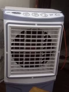 Brand new AC DC cooler 12voltage Wala Hai Urgent sale only 2 day use