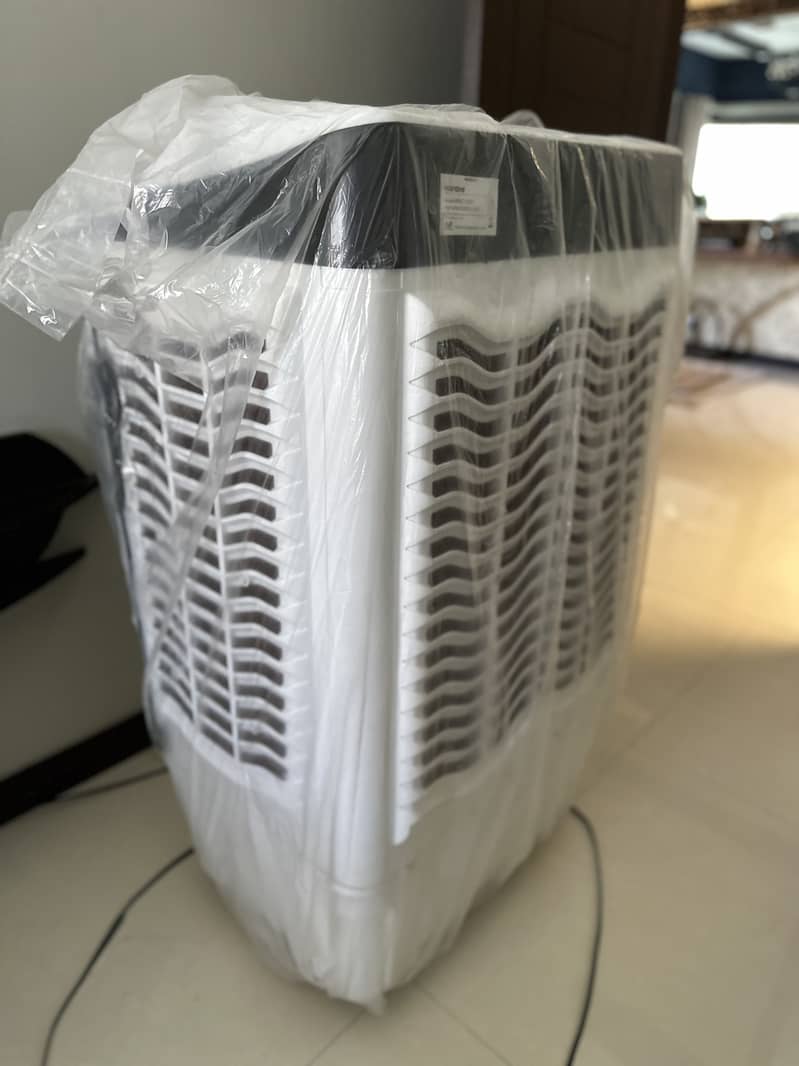 Aardee 4-blade room air cooler with ice box- Arac 5000 2