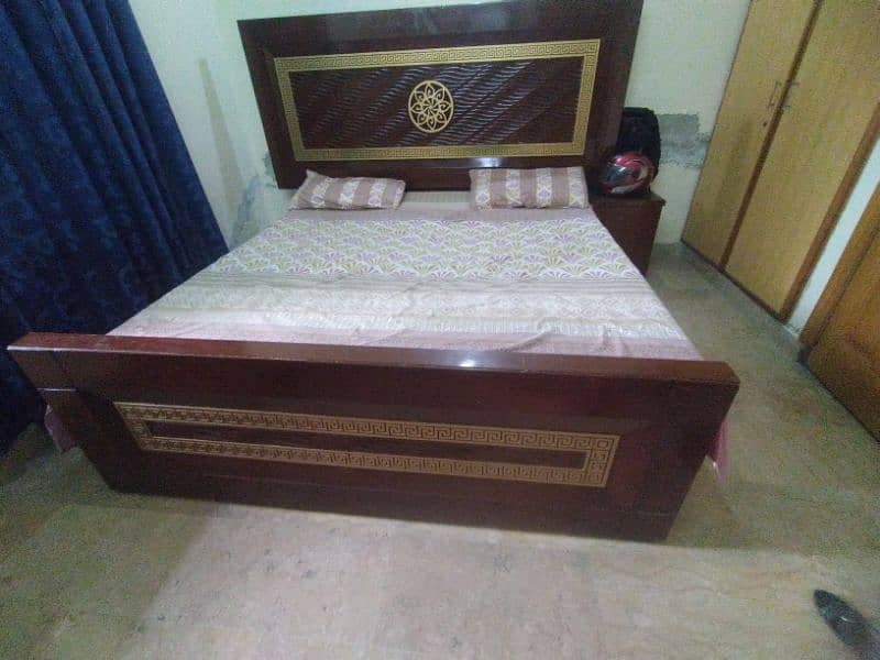 Bed, side tables and Dressing Table set 8