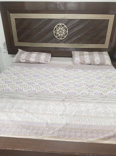 Bed, side tables and Dressing Table set 9