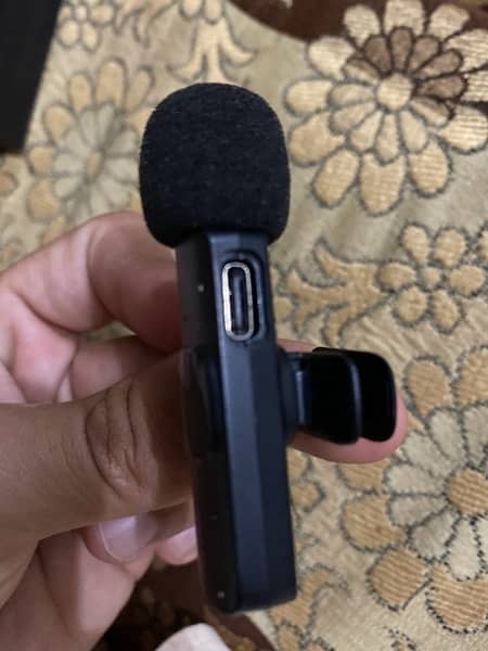 K8 Wireless Microphone 1