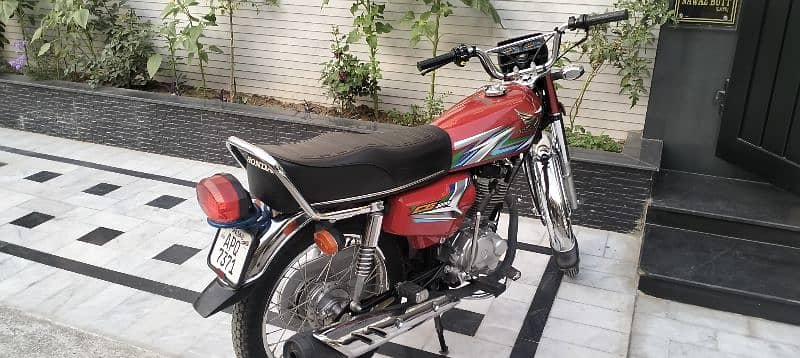 Honda 125 2023 model In good condition All genuine First owner bike 2