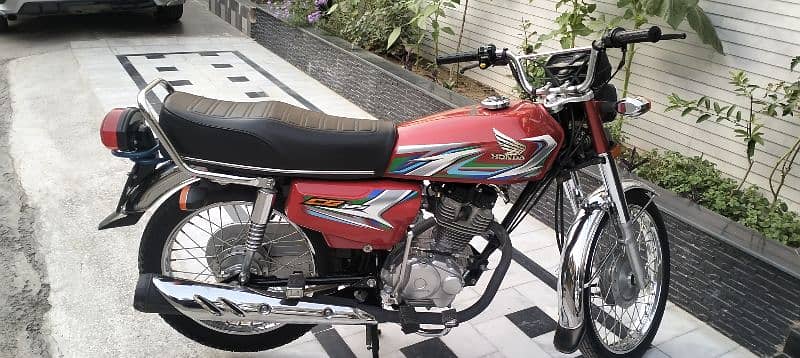 Honda 125 2023 model In good condition All genuine First owner bike 4