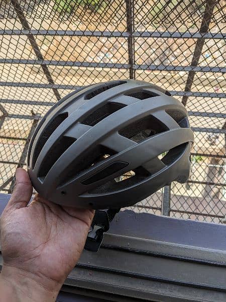 light weight cycling Helmet for Adults - used - size medium 0
