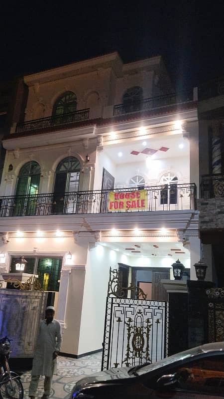 Prime Location 5 Marla Rose Block House For Sale in Park View City, Lahore 0