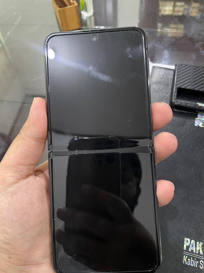 Samsung Z Flip 4 (2 Months Warranty) 512 GB for sale 3