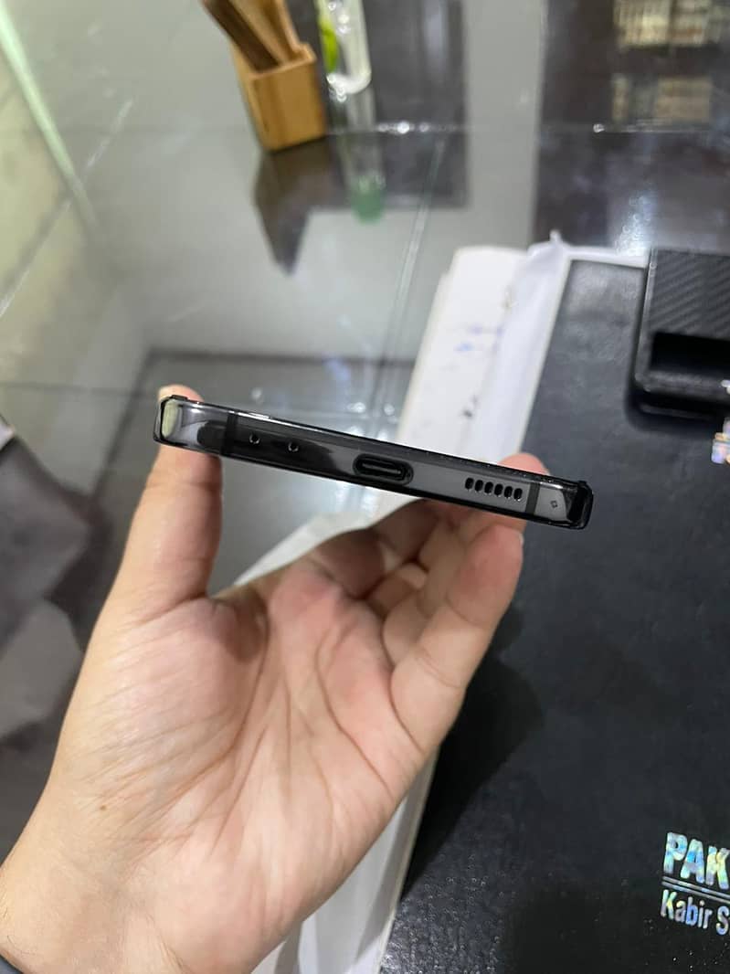 Samsung Z Flip 4 (2 Months Warranty) 512 GB for sale 9