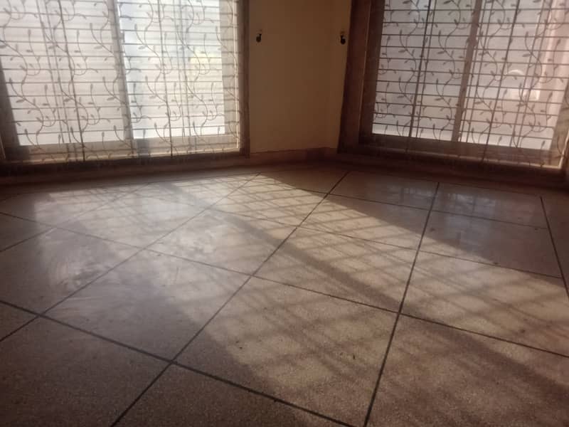 1.5 kanal 6 bedroom ideal for silent office in model town for rent 10