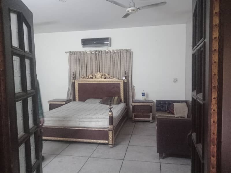 1.5 kanal 6 bedroom ideal for silent office in model town for rent 16