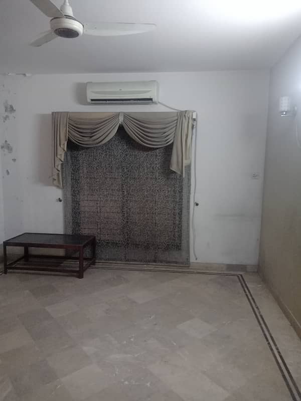 1.5 kanal 6 bedroom ideal for silent office in model town for rent 19