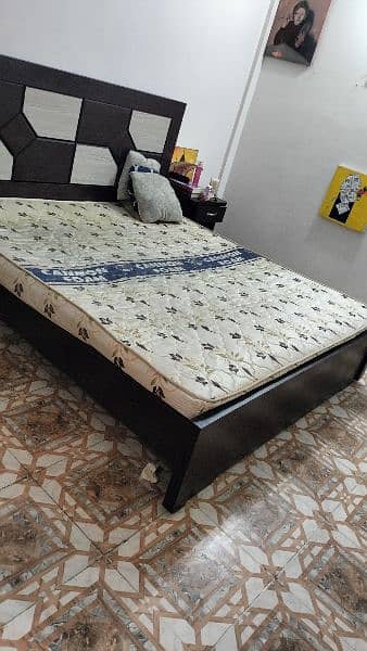 selling a double bed without a mattress 0