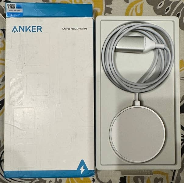 Anker MagGo Wireless Charger 1