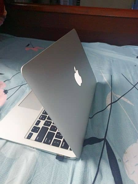 Macbook Air 2014 Great Condition 0