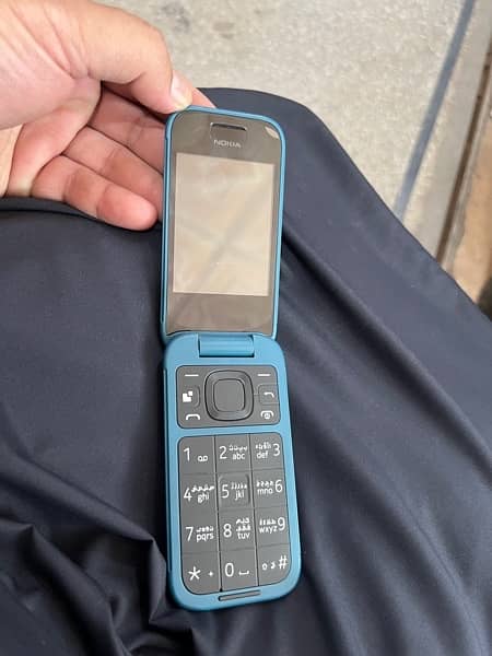 Nokia 2660 flip like new only 2 month used 5