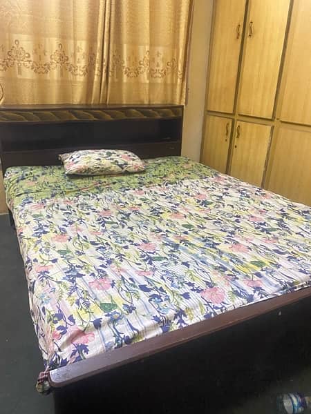 queen size bed woth two side tables and dressing and matress 2