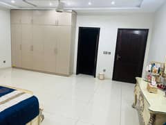 9 Marla Best condition House for sale in paragon society gas avaliable