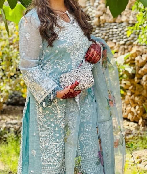 SANA SAFINAZ EID LUXURY COLLECTION 2024 2