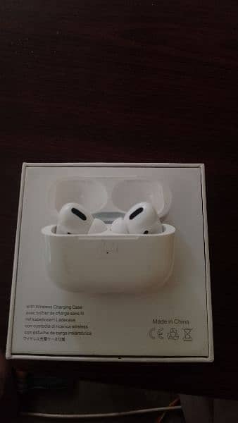 airpods pro new condition 2