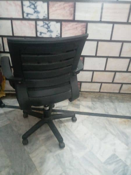 7 office chair 2