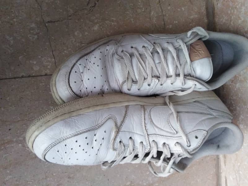 Nike jordans white vaketta 3