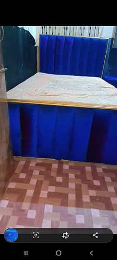 wooden bed / furniture single bed poshish wala sath ek side table.
