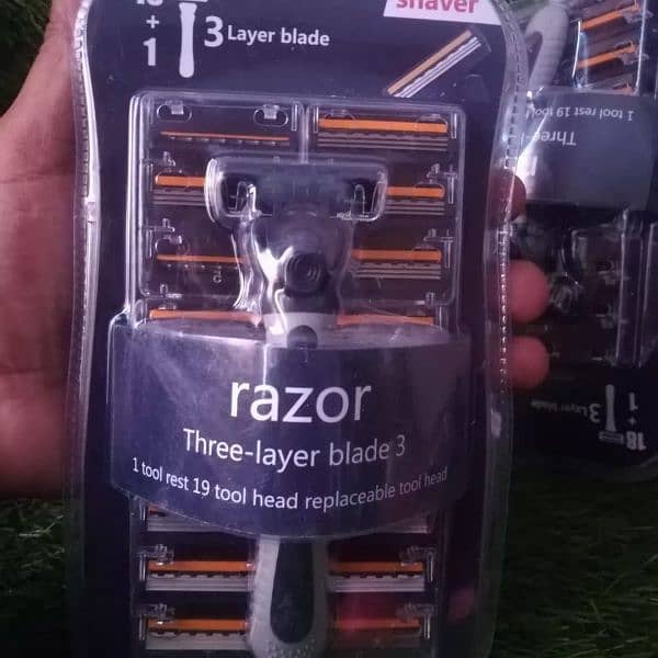 imported rasor with 81+1 blades 3