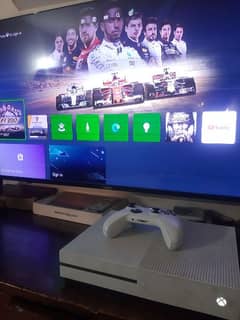 XBOX ONE S WITH CONSOLE AND CDS