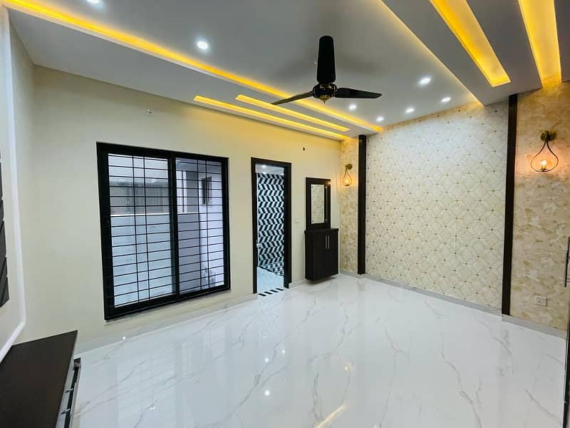 8 Marla House Available For Rent In Sector B Bahria Town Lahore 5