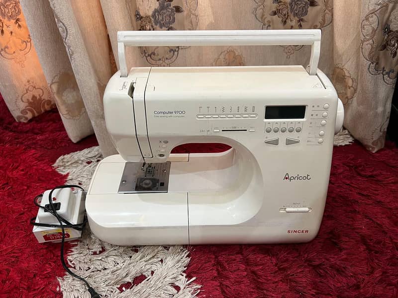 Singer Apricot sewing machine 1