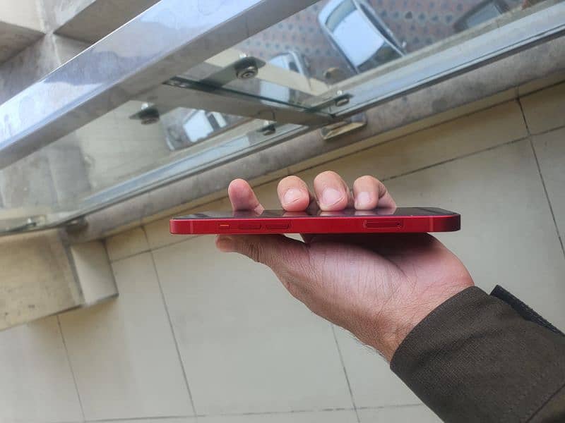 IPHONE 13 (RED PRODUCT) 3
