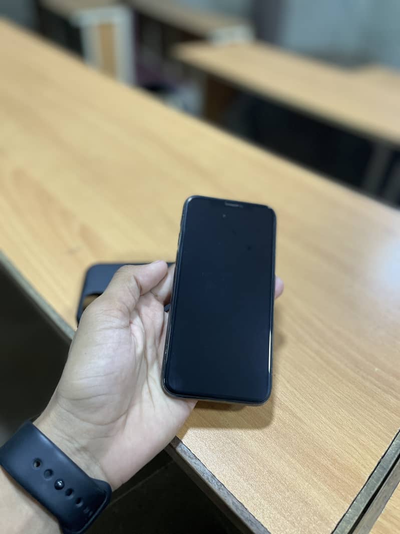 Iphone 11 pro Approved 6