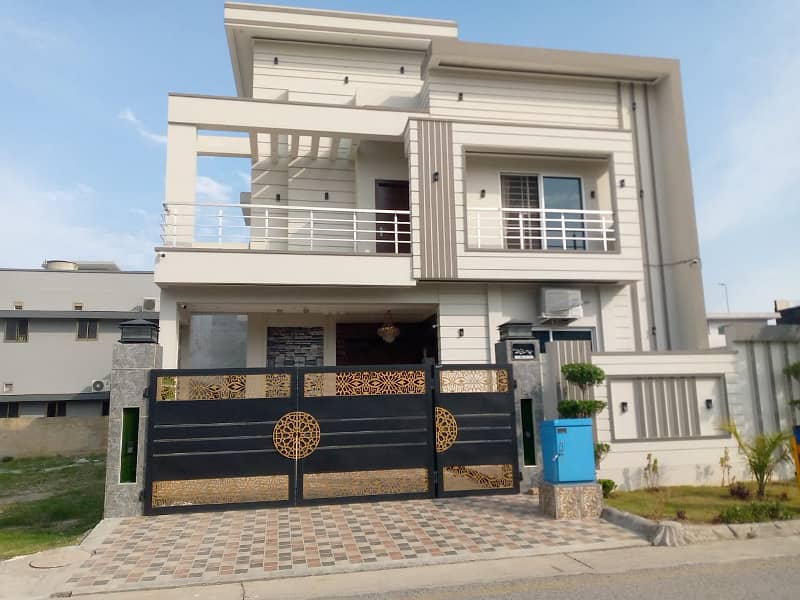 10 Marla Non-Furnished House Available For Sale 9