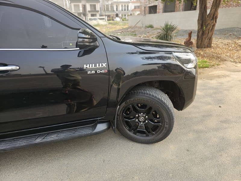 Toyota Hilux Revo  2022 parking sensors 3