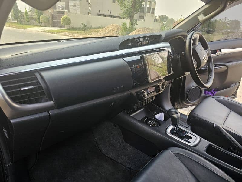 Toyota Hilux Revo  2022 parking sensors 9