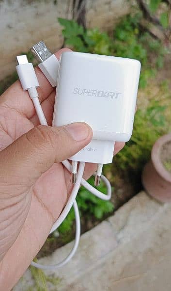 Realme 65w Superdart charger 1