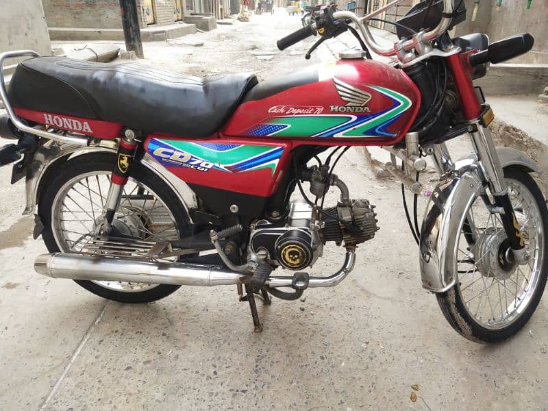 Honda 2018 only contact urgent sell mashallah beautiful bike 3