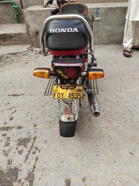 Honda 2018 only contact urgent sell mashallah beautiful bike 6