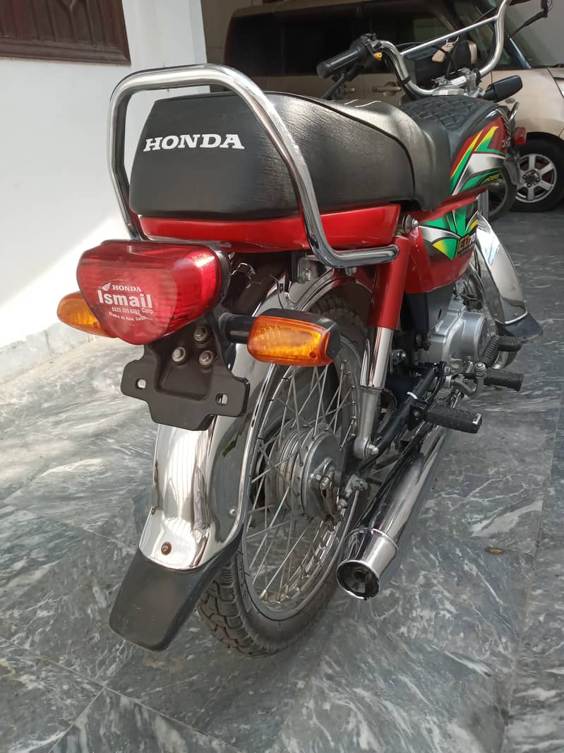 Honda cd 70 bike in new condition 2