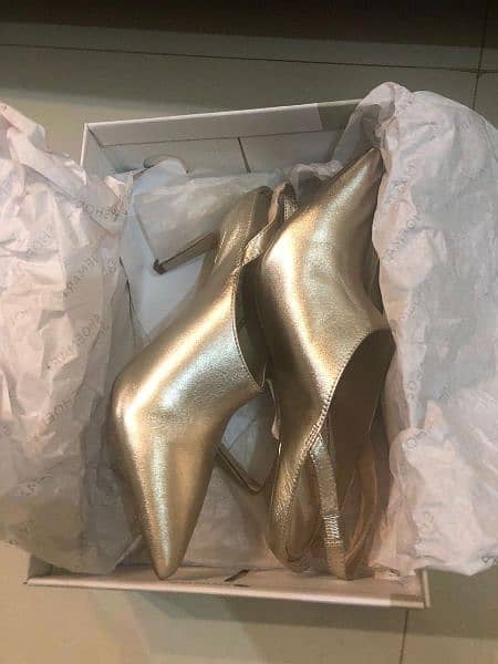 branded heels 5